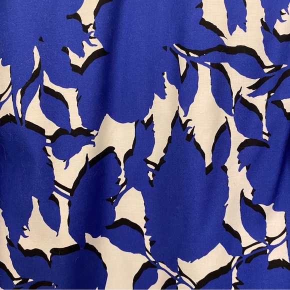 Chico’s Blue and White Top Blouse Size .5 - Picture 7 of 9